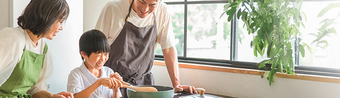 子育て中のパパ・ママには制菌エプロンがおすすめ